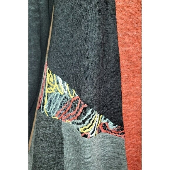 This & That Color Blocked Tunic Sweater with Yarn Embellished Size L - Picture 6 of 10